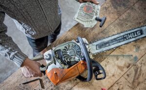 How to Clean a Cordless Chainsaw?